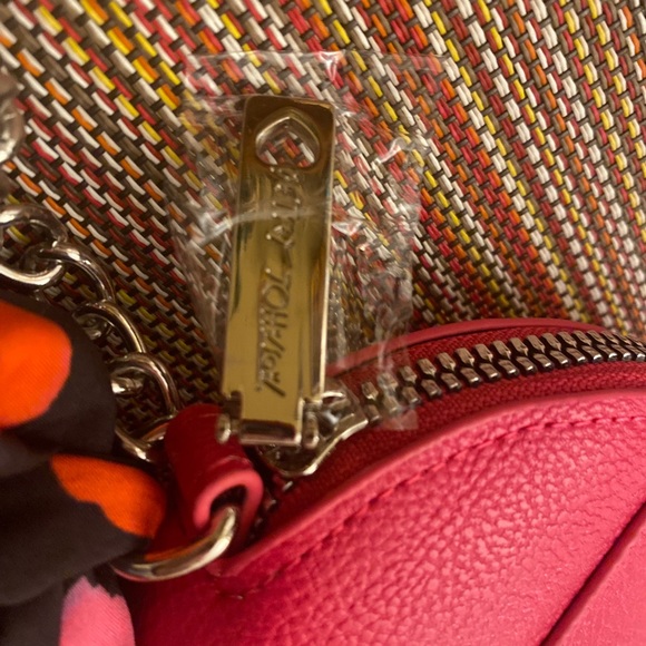 Betsey Johnson hot pink crossbody bag - Picture 7 of 8